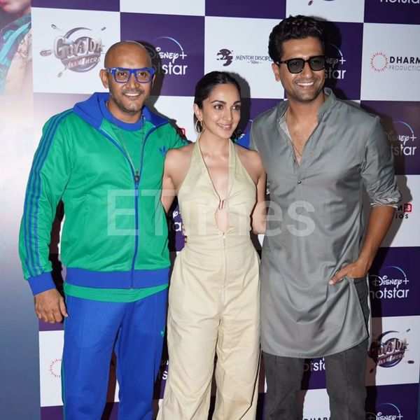 Vicky Kaushal, Katrina Kaif, Kiara Advani, Varun Dhawan with father ...