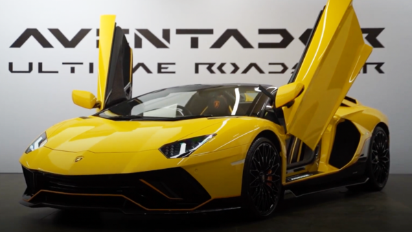 لامبورغيني أفينتادور Ultimae Roadster في دلهي لامبورغيني أفينتادور Ultimae Roadster في دلهي