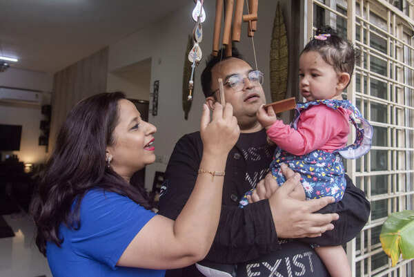 Atulya Nidhi and his wife Dr Sneha Shukla with their daughter