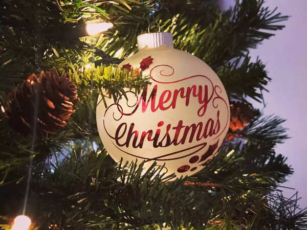 Peace I Leave with You {Christmas Tree Baubles}