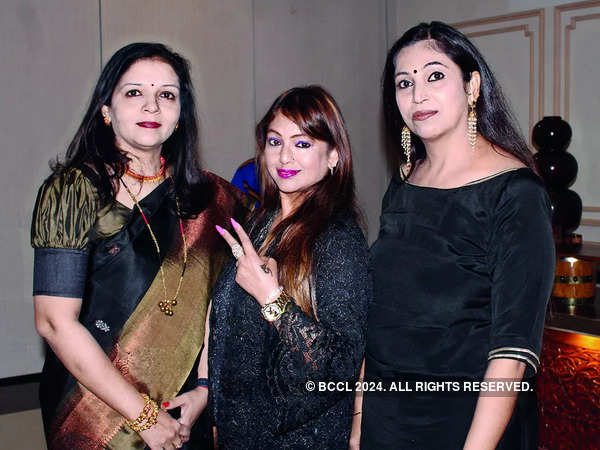 (L-R) Kiran, Sadhna ve Kiran