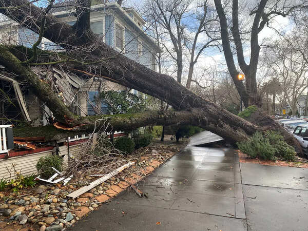 California deluge forces mass evacuations