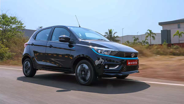 tata tiago charging car price