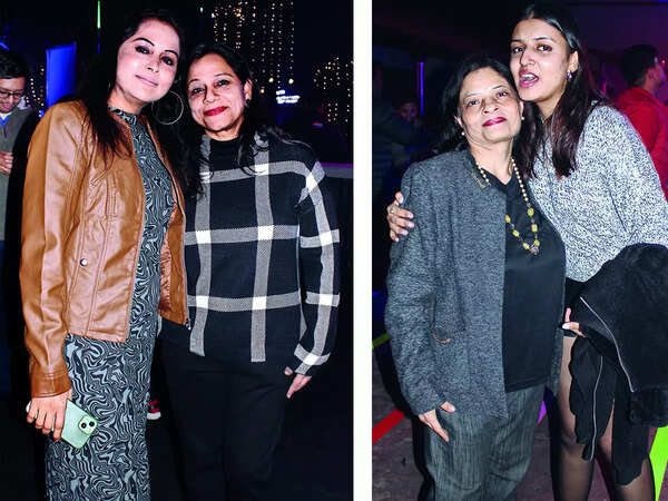 (L) Simaran and Jaya (R) Alka and Kamaya Tandan