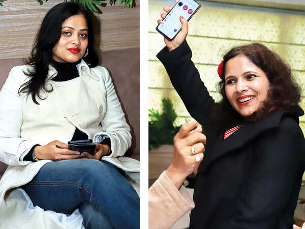 (L) Parul (R) Sakshi Singh