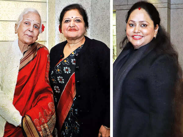 (L) Shobha Mishra and Dr Ranjana Bist (R) Meenakshi Parihar