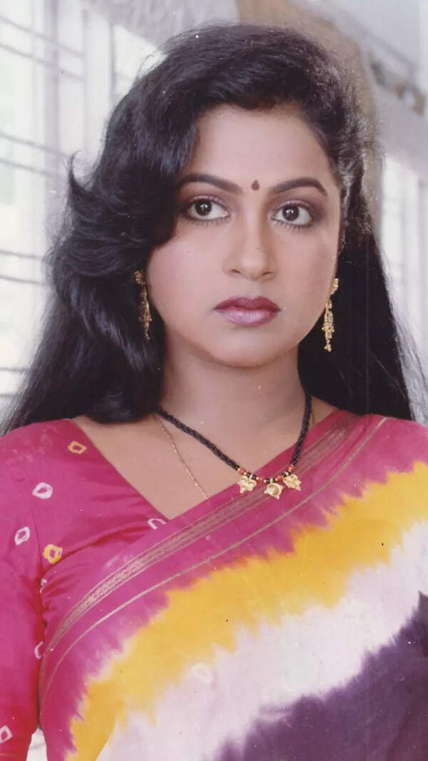 Radikaa Sarathkumar Photos