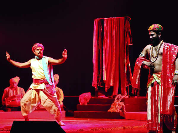 A scene from the play Rang Raag