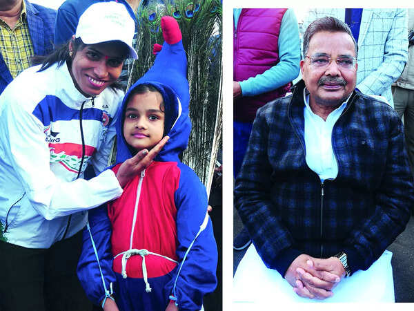 (L) Sudha Singh and Subhkamna (R) Jaiveer Singh