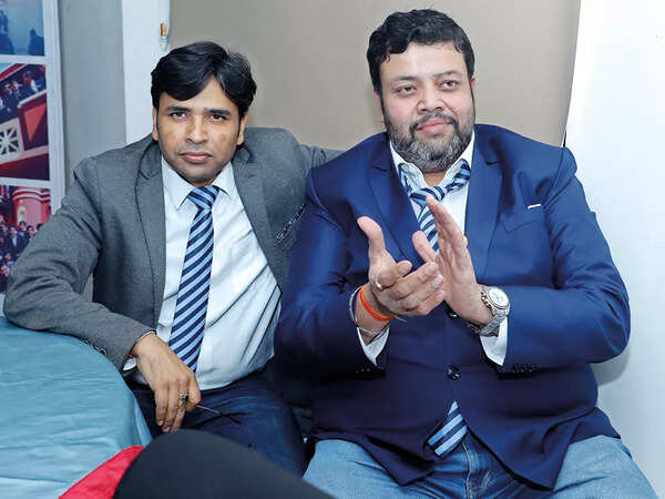 Saurabh (L) and Vaibhav