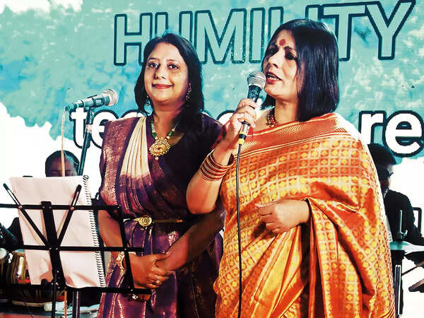 Deepali Agarwal (L) and Madhumita Bose