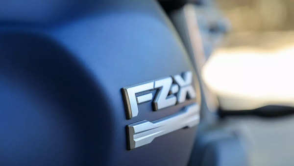 2023 Yamaha FZ-X बैज