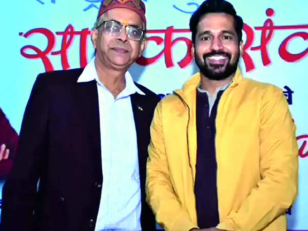 Shriidhar with his college mentor Anshumali Jha