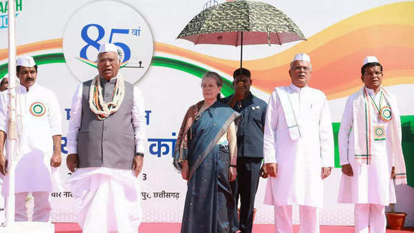 When presidents held umbrellas for Modi