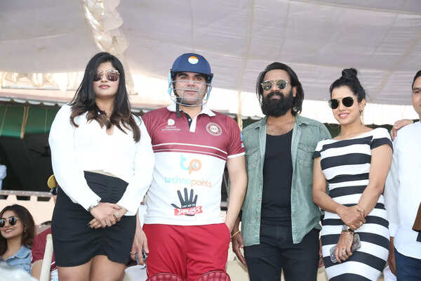 'RX 100' famed Pooja's 'Suryapet Junction' team released the item song 'Matching Matching' with CCC Cup winners