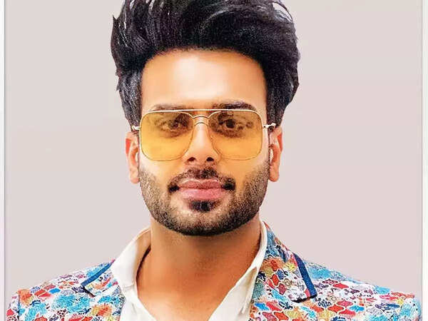Check Out The Music Video Of The Latest Punjabi Song Khokhe Sung By ...