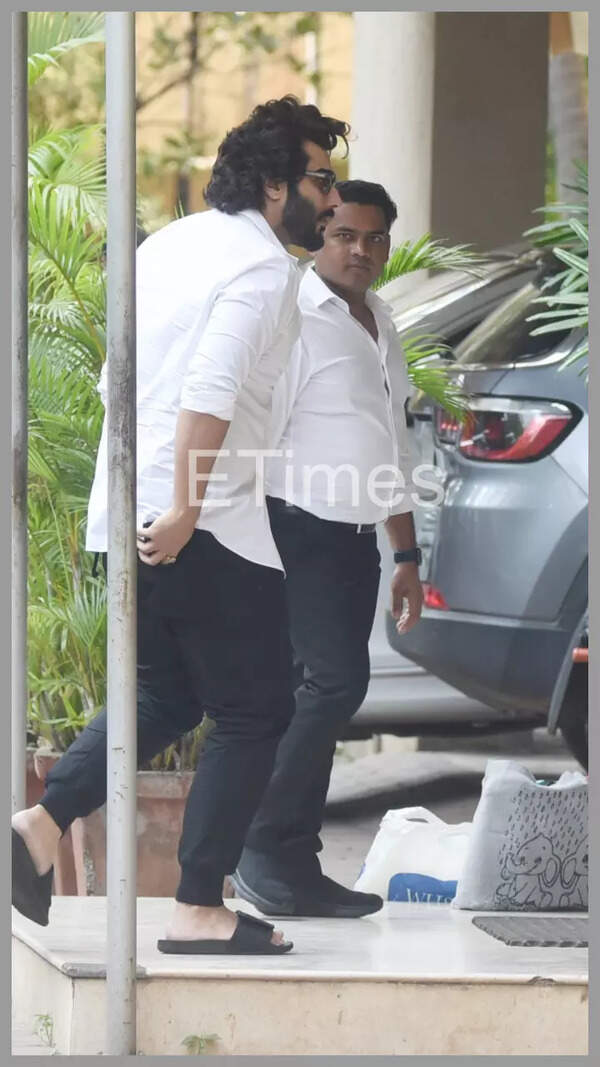 Satish Kaushik (23)