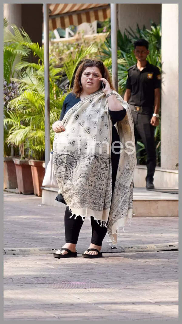 Satish Kaushik (22)