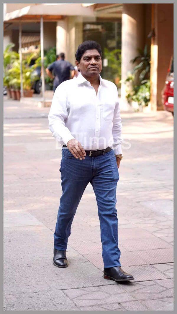 Satish Kaushik (21)