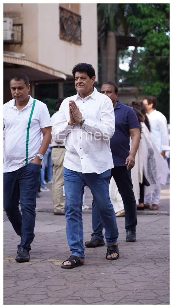 Satish Kaushik's Prayer Meet: Anupam Kher, Vidya Balan, Vivek Agnihotri ...