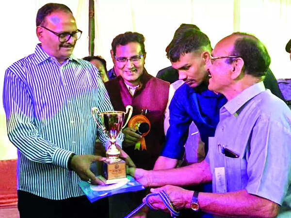 Irshad Ali Khan’s efforts to save the Rampur and Tazi Hound breeds from extinction also found appreciation from Chief Guest Brajesh Pathak, Deputy CM, UP