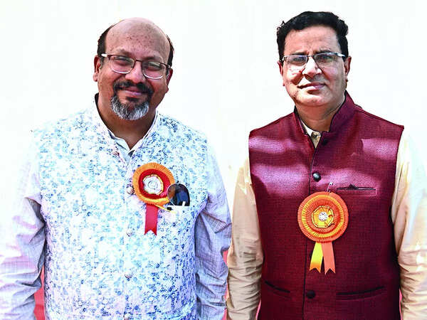 Dr Rahul Chandra (L) and Dr VK Pandey