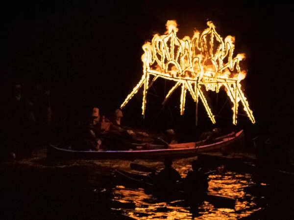 Punt boat formation