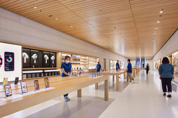 The Apple Store Lincoln Road: Street Style Meets Tech. - VanessaJamesMedia