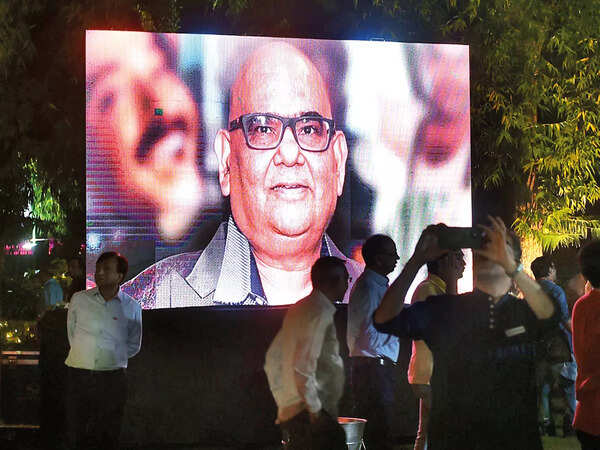 Satish Kaushik was paid tribute at the event