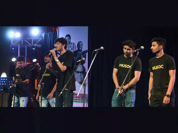 Musoc, the music society of Kirori Mal College, gave a musical tribute to KK