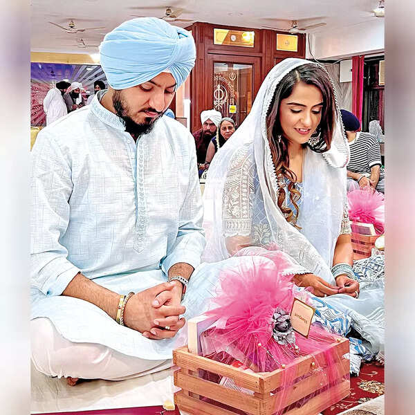 Asees Kaur with fiance Goldie Sohel