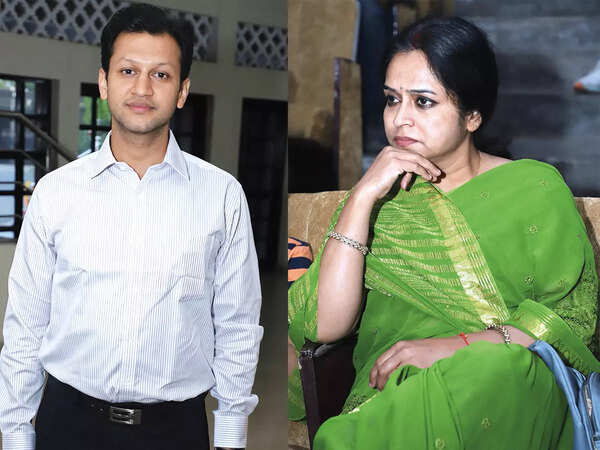 (L) Shobhit Narain Agarwal (R) Pooja