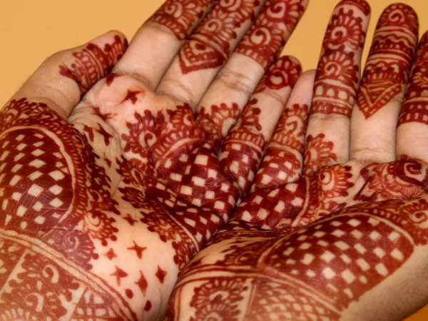 Naveen Mehandi Artist - Price & Reviews | Bridal Mehndi Artist in Delhi -  Delhi NCR