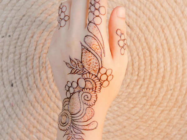 50+ Simple, Arabic & Bridal Mehndi Designs 2024 | Henna tattoo designs  hand, Modern henna designs, Latest henna designs