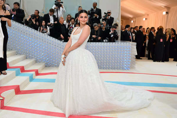 Met Gala 2023: Alia Bhatt's look was nowhere close to Hollywood divas on  the red carpet - Times of India