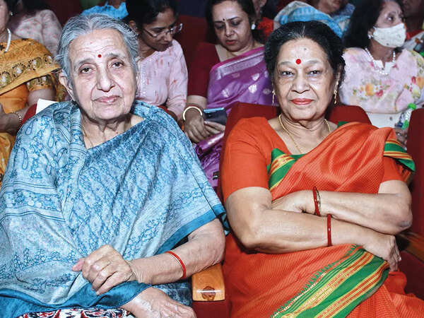 Vidya Bindu (L) and Poornima Pandey