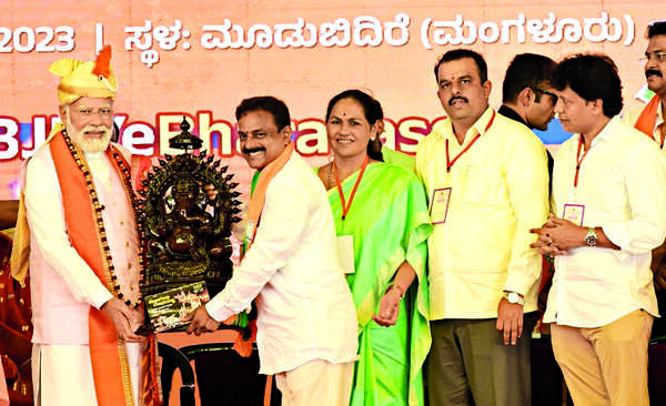 PM Modi vows to make state No. 1 in devpt