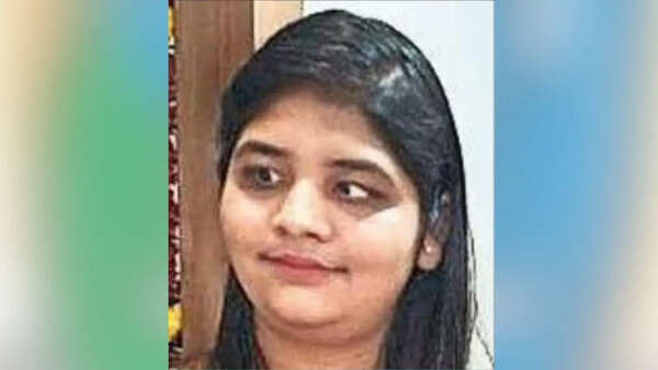 Student defies vision loss to score 97% and engineering career