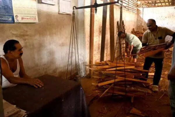 Out of gas, old age homes and orphanages in Coimbatore find firewood unaffordable