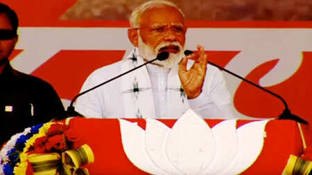Mamata rejected Fani aid, says Modi; Will speak to new PM, says Didi