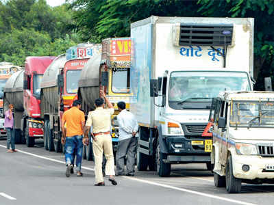 Day 3: Mumbai sees 47% drop in milk supply