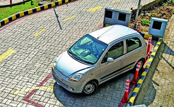 Tech no help: Amdavadis fail parallel parking test