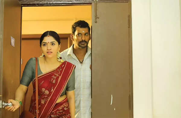 'Laththi' shoot @ site: When Vishal used a laththi to tackle the goons