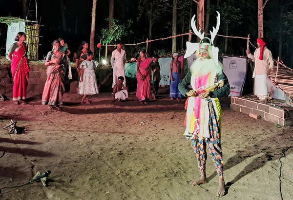 Tribal children of Nagarahole proudly perform Kuvempu’s ‘Kindarajogi’