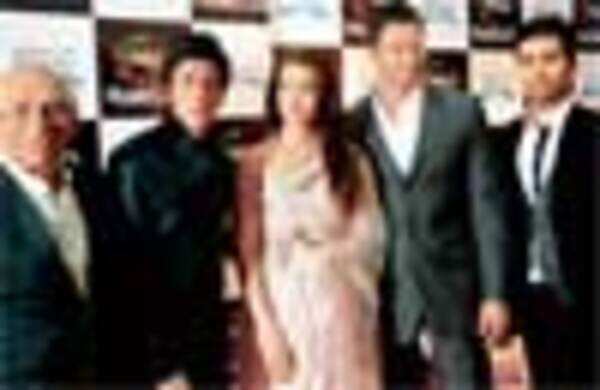 Jackman, SRK groove to Dhak Dhak
