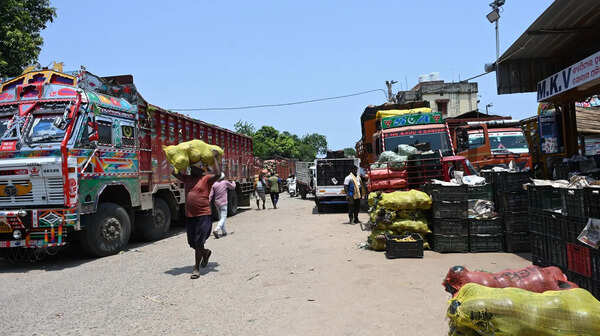 Vegetables sold at throwaway prices as vans fail to reach city wholesale market
