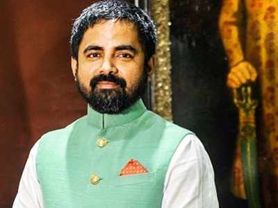 Sabyasachi has finally found a way to combat his copycats