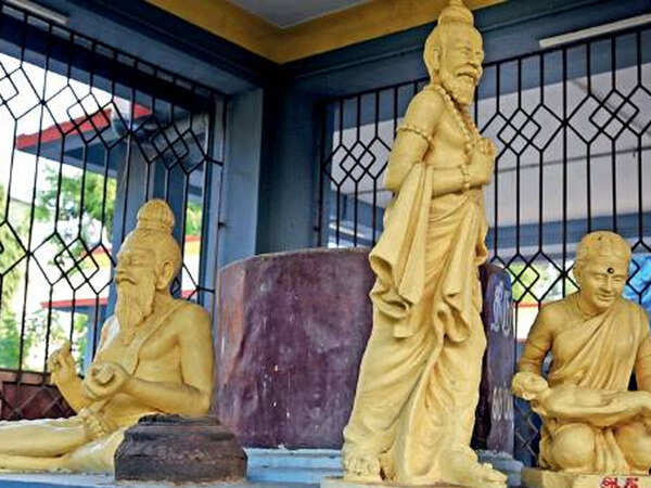 Thiruvalluvar statue in Thanjavur defiled