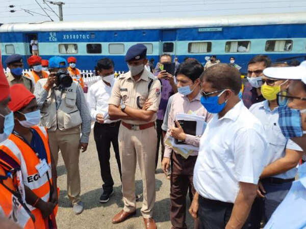 ECoR chief commissions projects in Andhra Pradesh railway sections