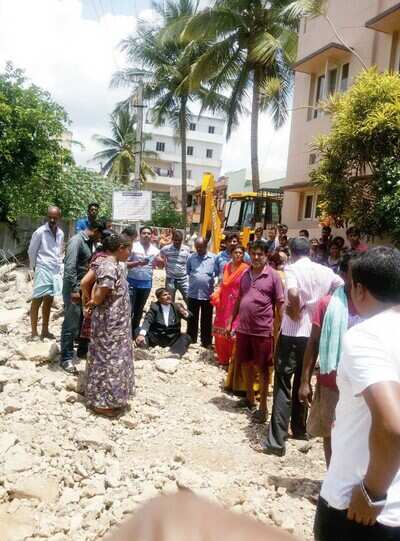 GKVK resident claims ownership, digs up road